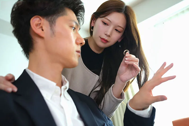 Cô vợ đi đi chơi, ông xã ở nhà bị nhỏ em người vợ gạ quan hệ không trượt phát nào